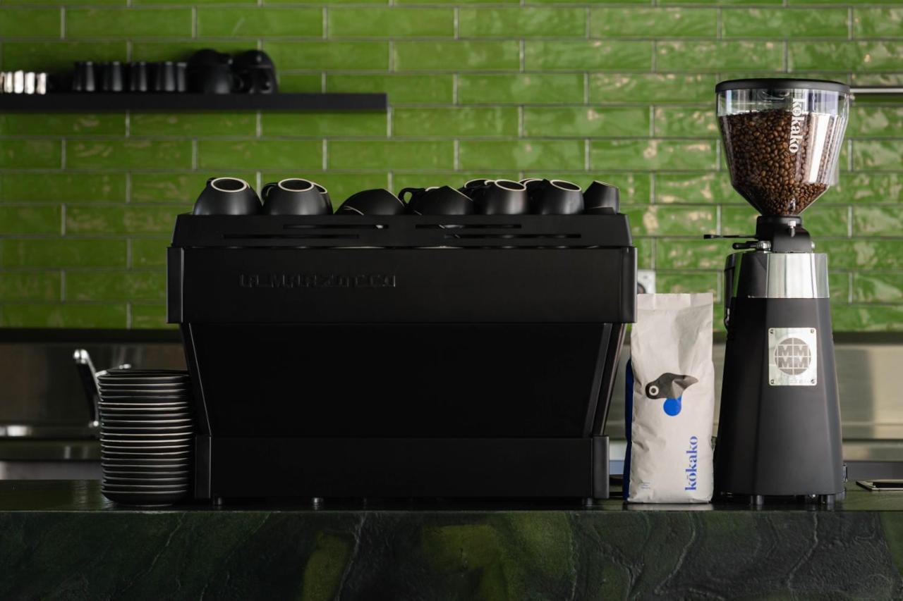 Ebb-Dunedin Eksteriør bilde A coffee machine